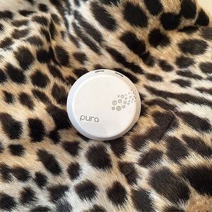 Pura Smart Fragrance Diffuser Device, never used!!